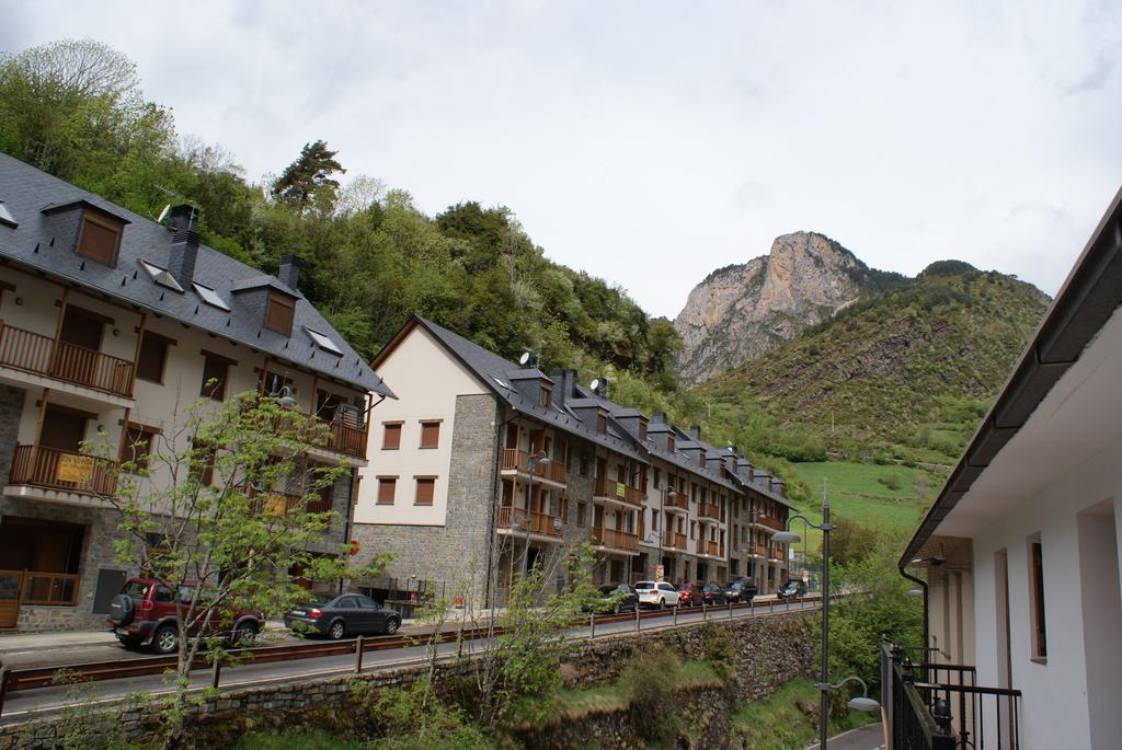 Hostal Los Valles Bielsa Zewnętrze zdjęcie